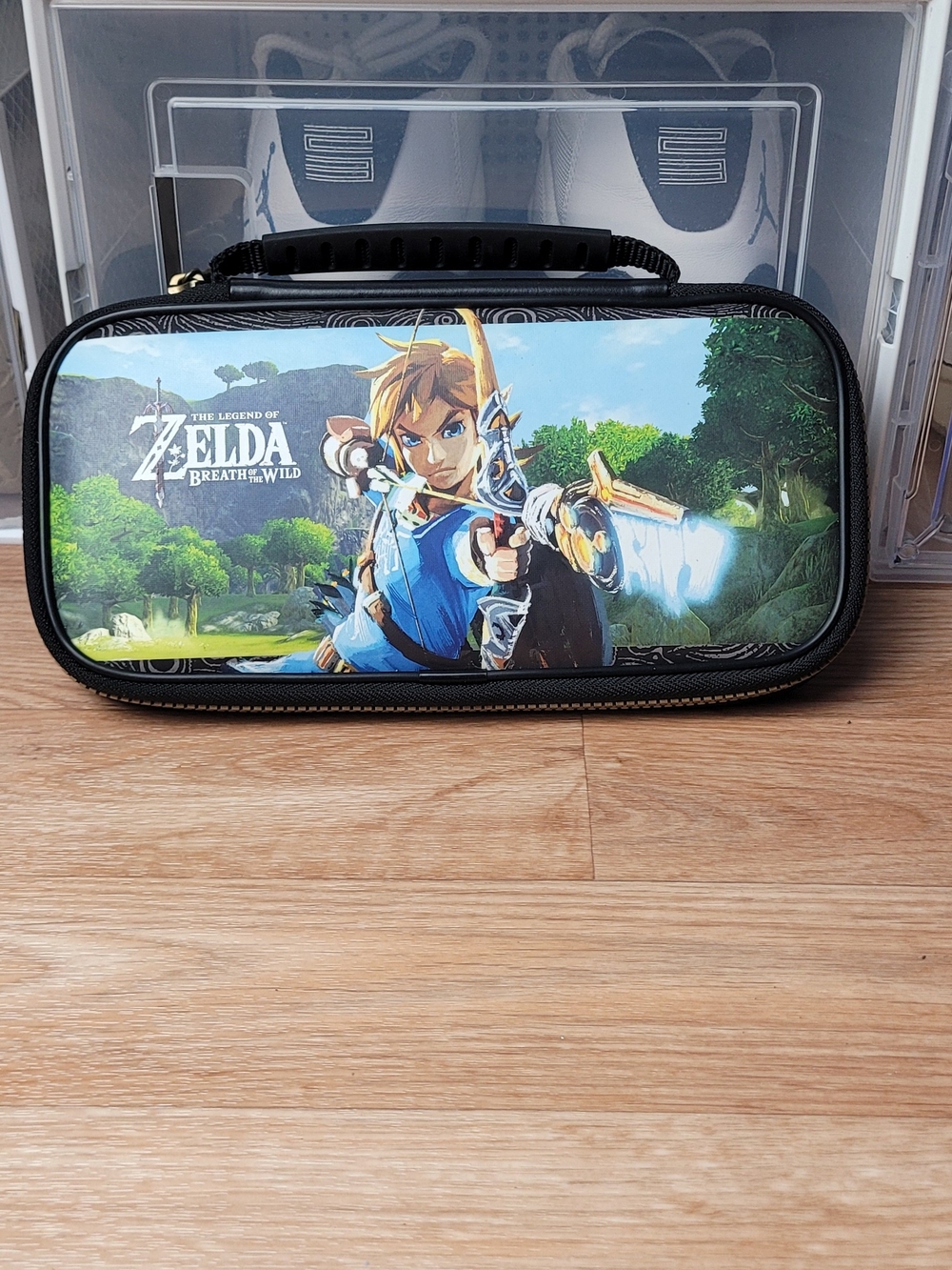 The Legend of Zelda Breath of the Wild Nintendo Switch Carry Case - Link Graphic